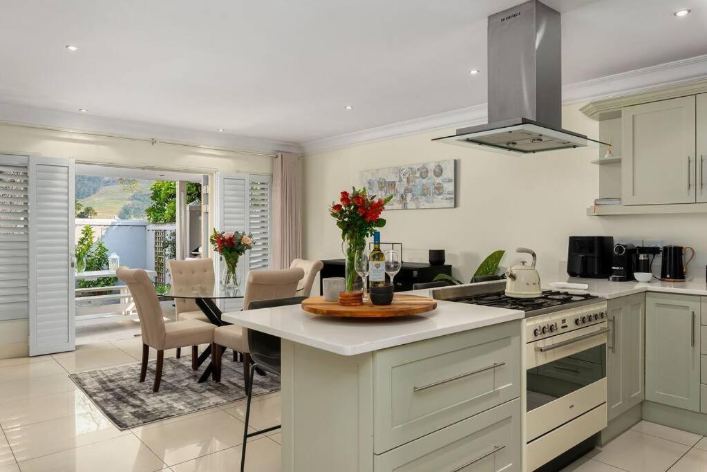 The Tram Home Stay Franschhoek Extérieur photo